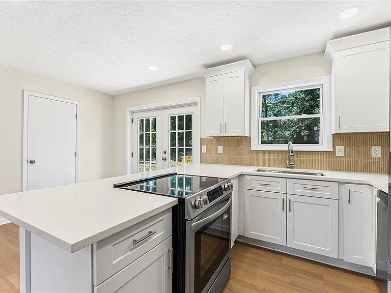 6371 Westbury Rd — Photo 13