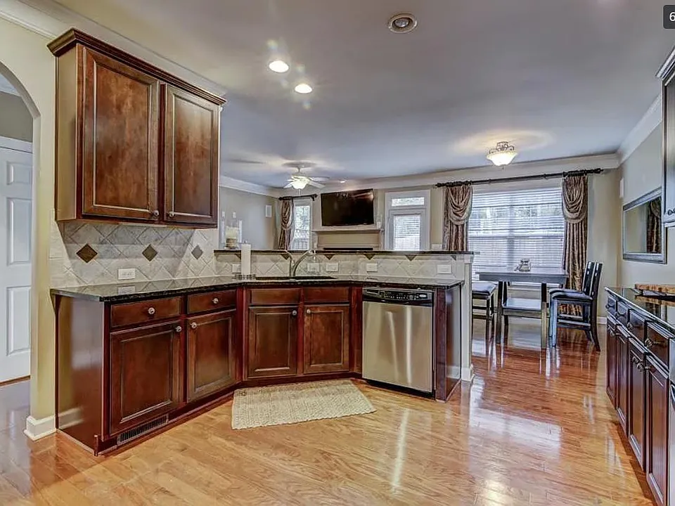 2124 Cobblestone Cir