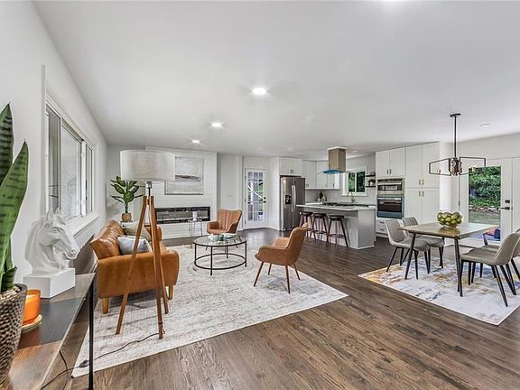 4th image of 1439 Forest Ln SE