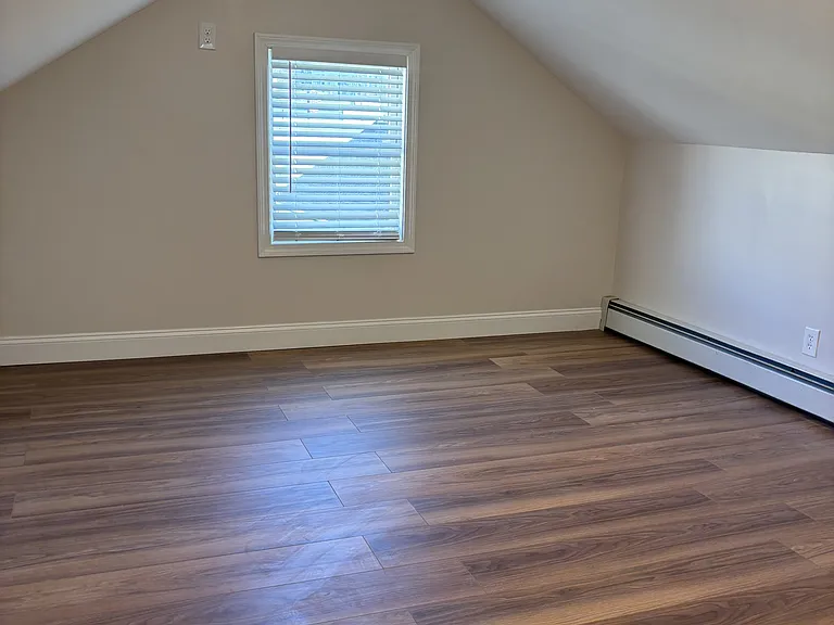 38 Hunting St #2 — Photo 11