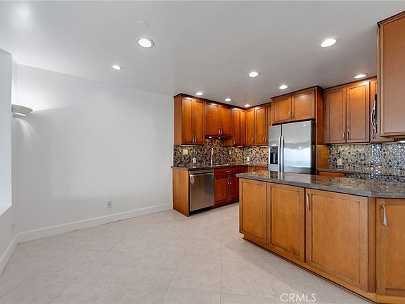 3rd image of 18203 Coastline Dr APT 13