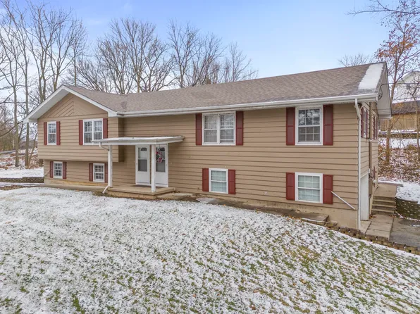 412 W Van Emmon St, Yorkville, IL 60560