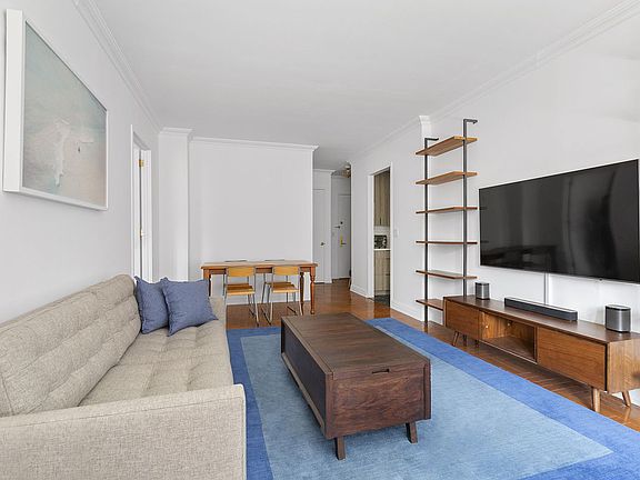 3rd image of 188 E 76th St APT 6E