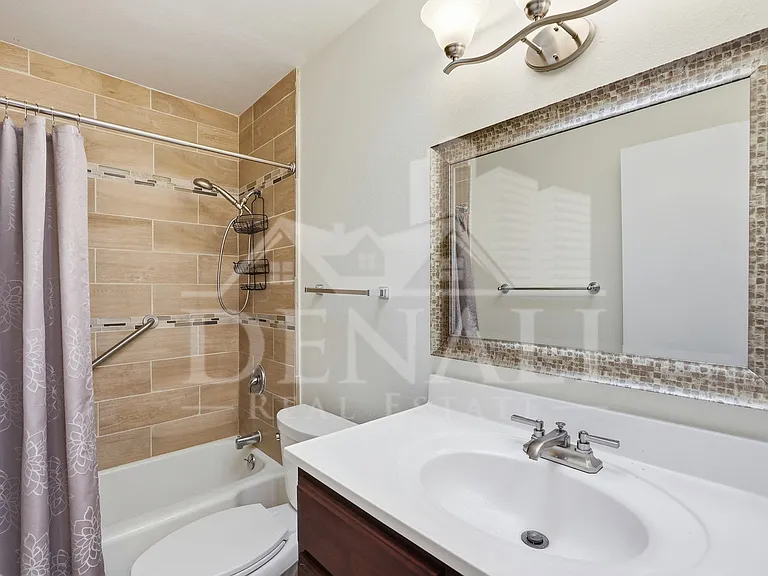 10747 W Hope Dr — Photo 21