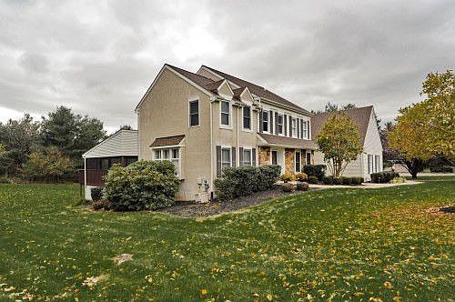 5th image of 4 Oak Glen Dr