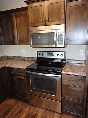 Your Dream Rental Home Awaits: Spacious 3BR/2.5BA in a Charming HOA Neighborhood! — Photo 4