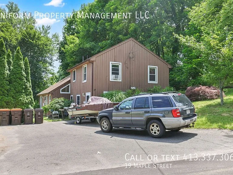 19 Maple St — Photo 5