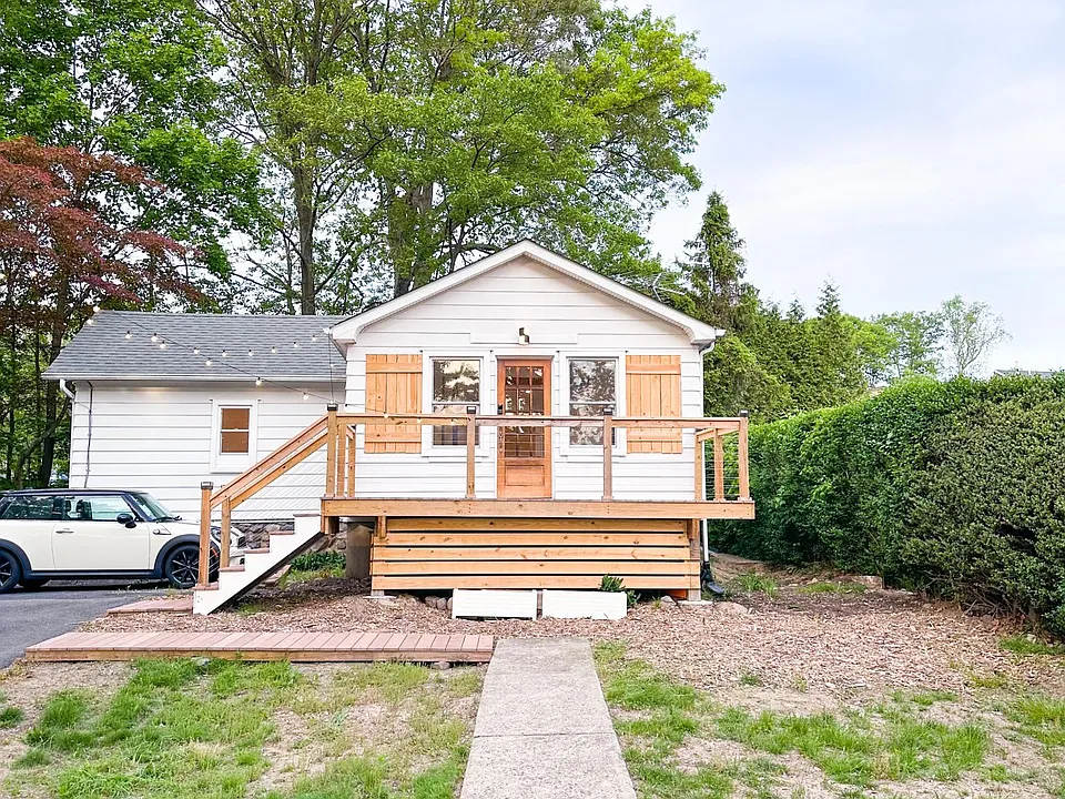 23 Hewson Ave