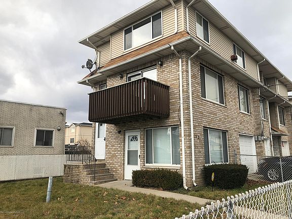 3rd image of 72 Linda Ave