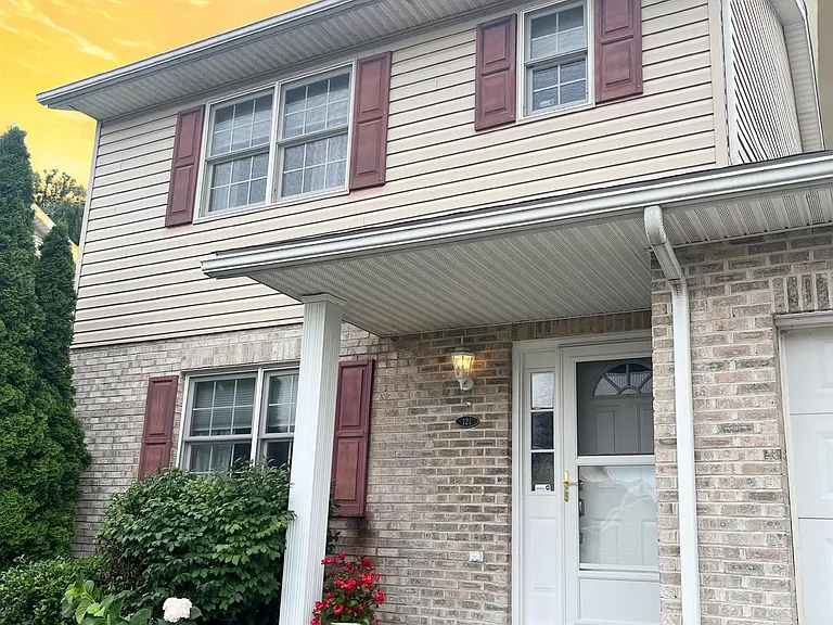 121 Donna Ave — Photo 11
