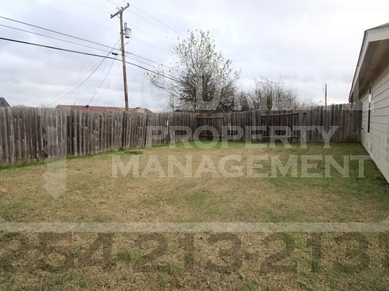 4003 Cambridge Dr — Photo 22