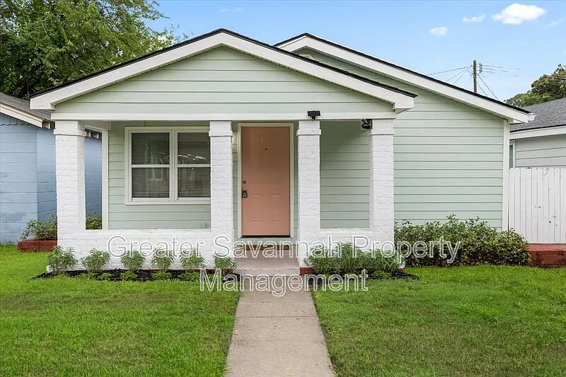 3 bed, 2.0 bath, 1231 sqft, $1,895 — Photo 2