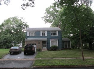 200 Concord Dr, River Edge, NJ 07661