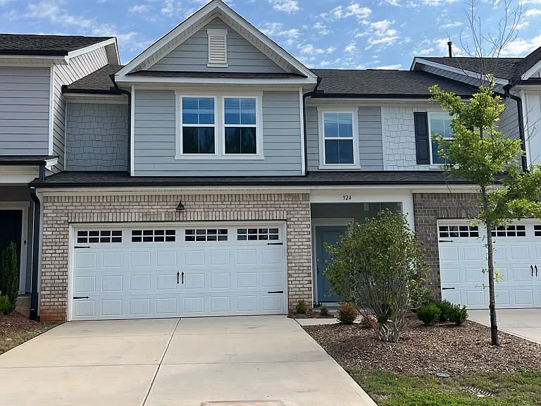 324 Glen Clova Dr — Photo 2