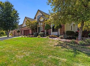 191 Canyon View Dr, Lansing, KS 66043