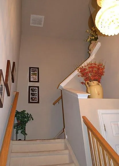 124 Wallace Ct — Photo 9