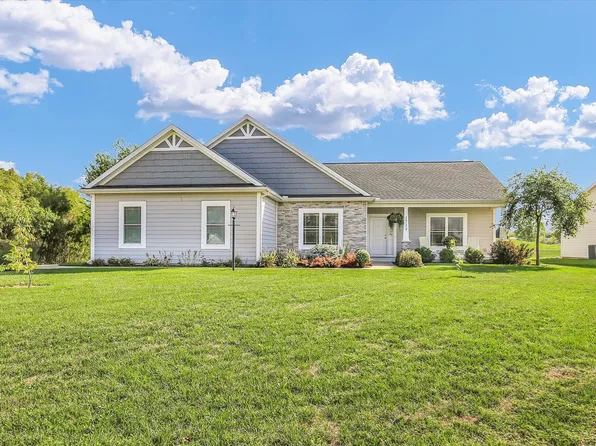 1734 S Stone Creek Blvd, Urbana, IL 61802