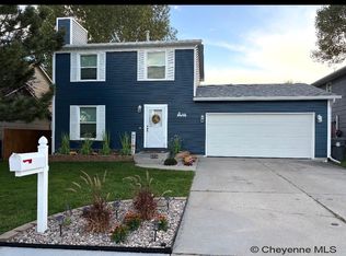 929 New Bedford Dr, Cheyenne, WY 82009