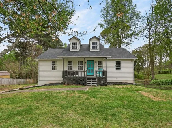 28 Stone Edge Dr, Hiram, GA 30141