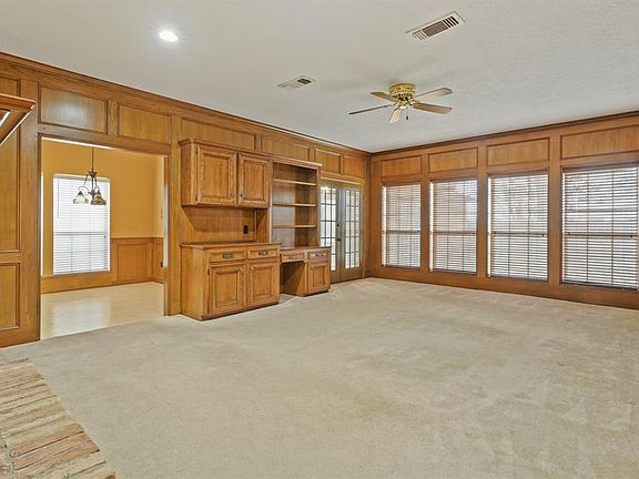5th image of 623 Westview Terrace Cir