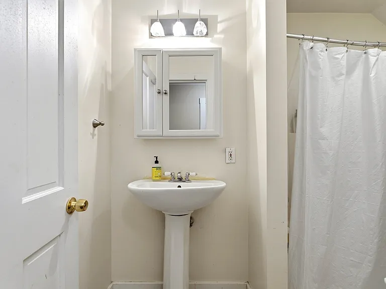 5 Osgood Pl #C — Photo 6
