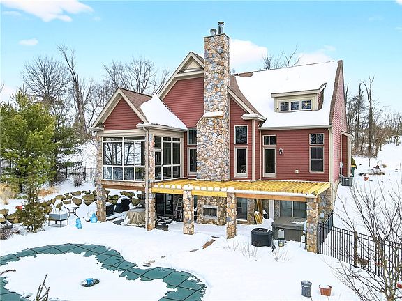 4th image of 85 Ryans Ln