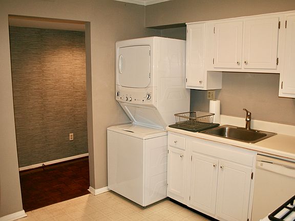 3rd image of 3636 Taliluna Ave APT 117
