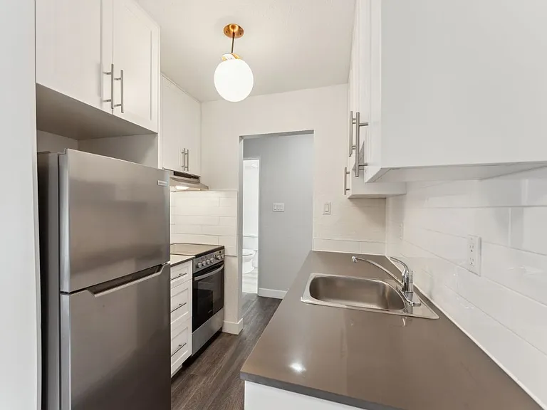 455 Superior St — Photo 3