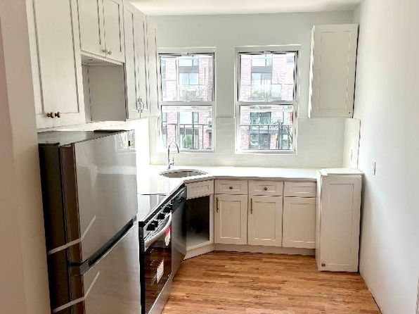 18 Scholes St #3