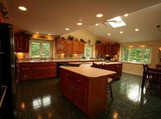 96 North Rd, Fremont, NH 03044