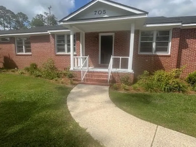 705 Georgia Ave — Photo 2