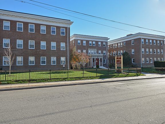 Suburban Court Apartments