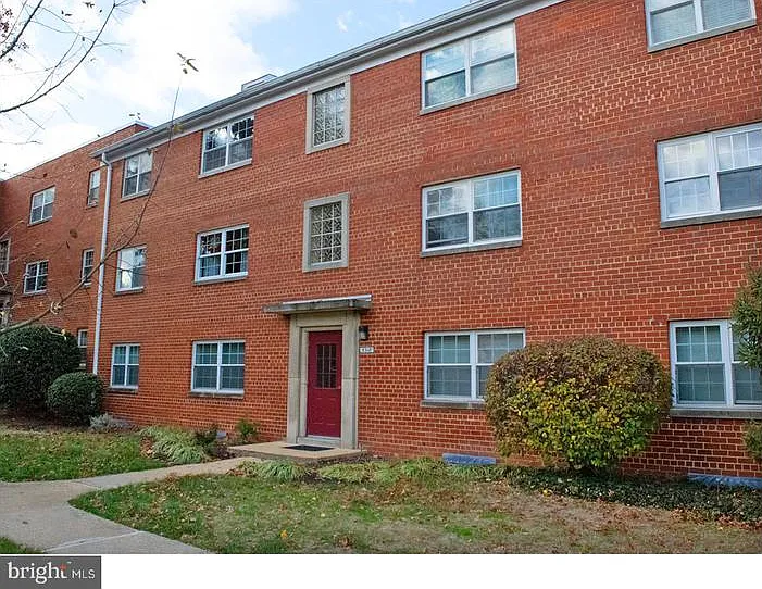 Arlington Height — Photo 2