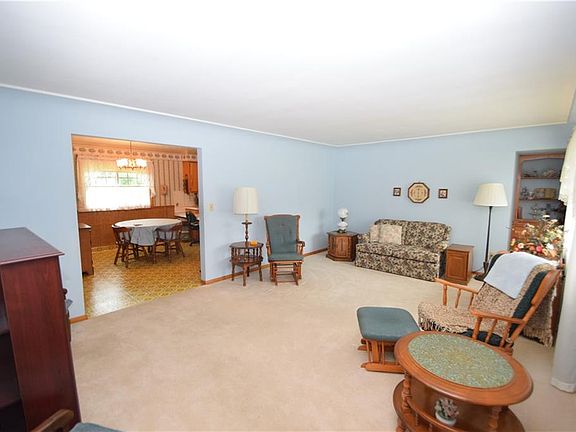 4th image of 16 Homestead Pl