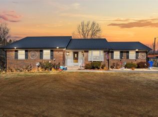 193 Deerfield Country Rd, Randleman, NC 27317