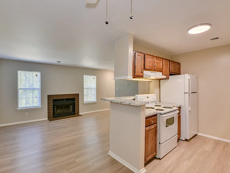 Hunters Run Apartments — Photo 27