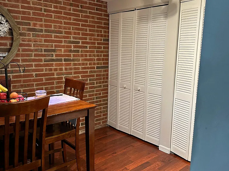 801 Stratford Dr #5 — Photo 7