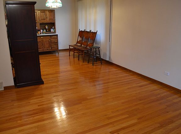 5th image of 6205 Carol Ln