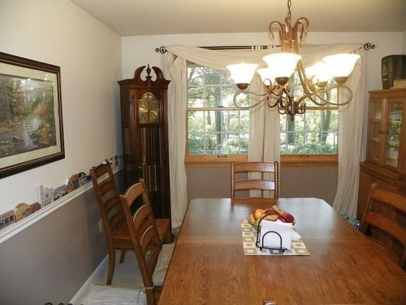 5th image of 13 Redgrave Dr