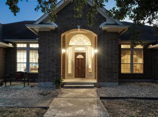 151 Crim Ln, Elgin, TX 78621