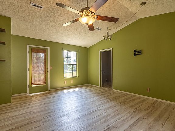 5th image of 1806 Rosewood Ln