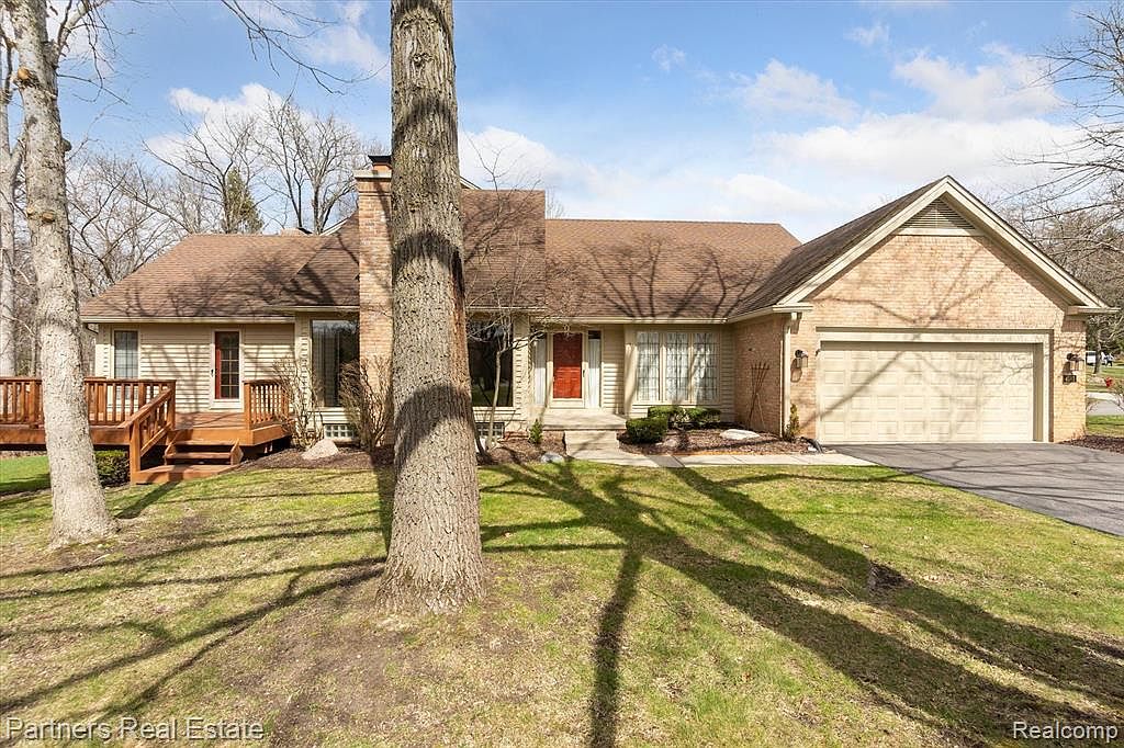 4581 Golf View Dr 85, Brighton, MI 48116 Zillow