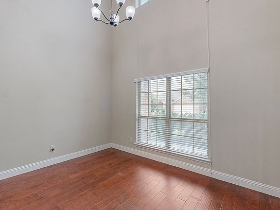 5th image of 304A Noel Dr
