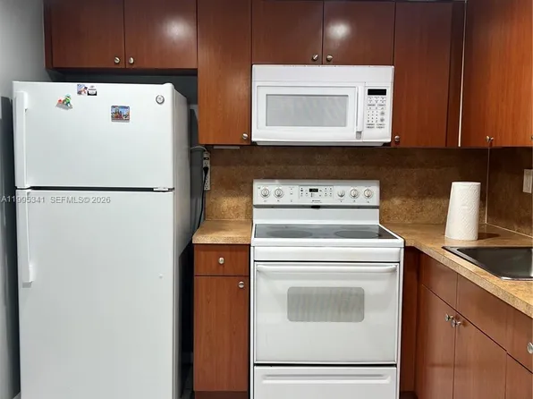 2055 SW 122nd Ave APT 323, Miami, FL 33175