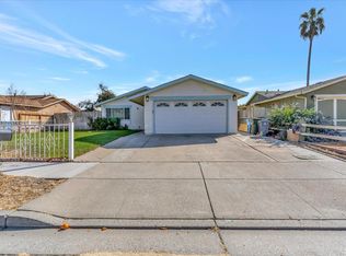 161 Gonzalez Dr, Hollister, CA 95023