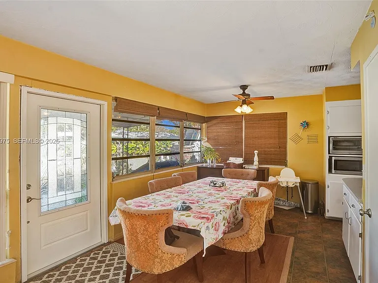 1321 Mandarin Isle — Photo 5