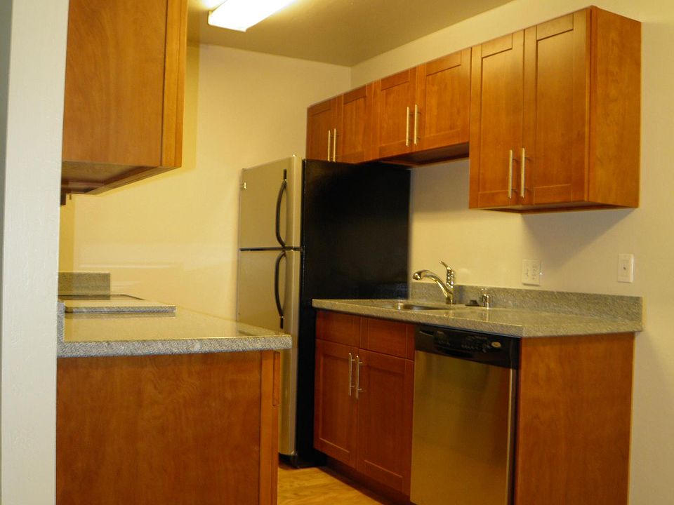 1st image of 410 Boardwalk Ave APT 1