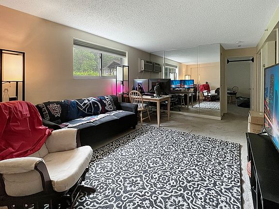 5th image of 3 Birchwood Pt APT 103