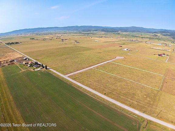 3rd image of 2 Buffalo H Ranch Rd
