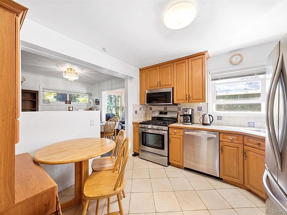 5th image of 5 Roxbury Road